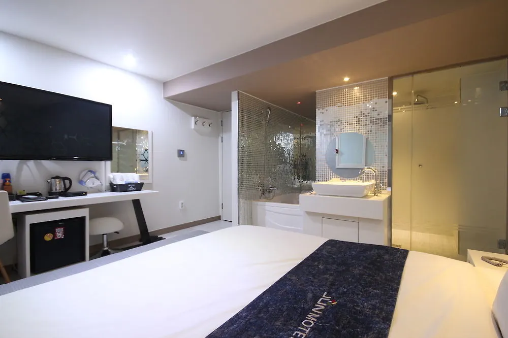 Hotel June Haeundae 釜山広域市