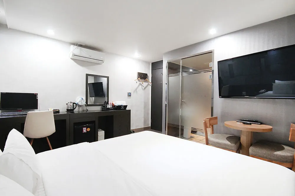 Hotel June Haeundae 釜山広域市 2*,  韓国