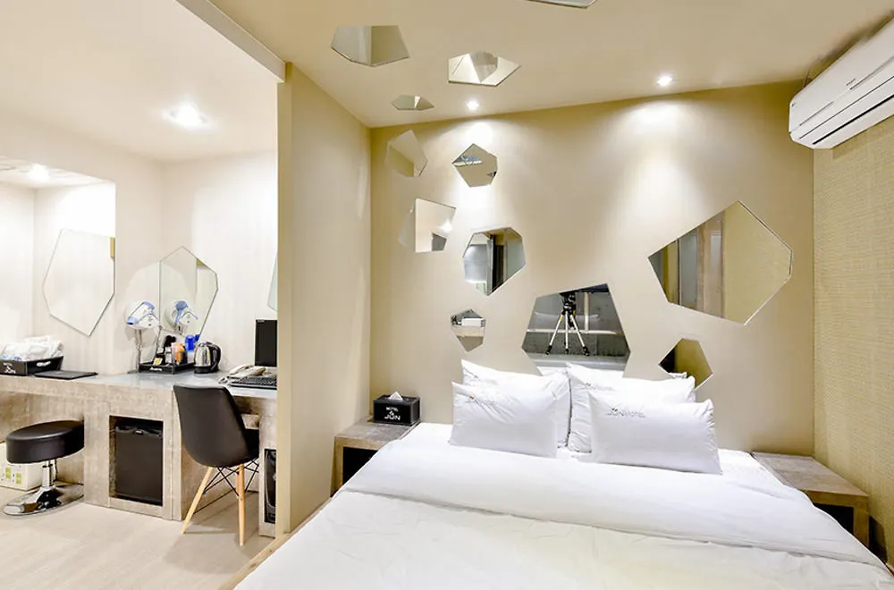 Hotel June Haeundae 釜山広域市 2*,  韓国
