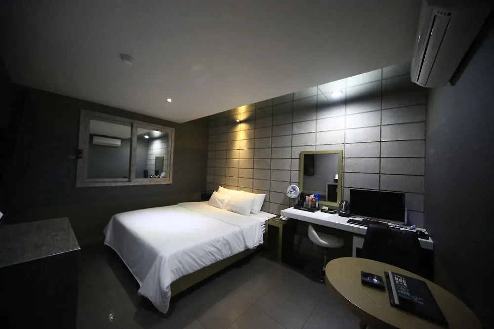 Hotel June Haeundae 釜山広域市 2*,  韓国