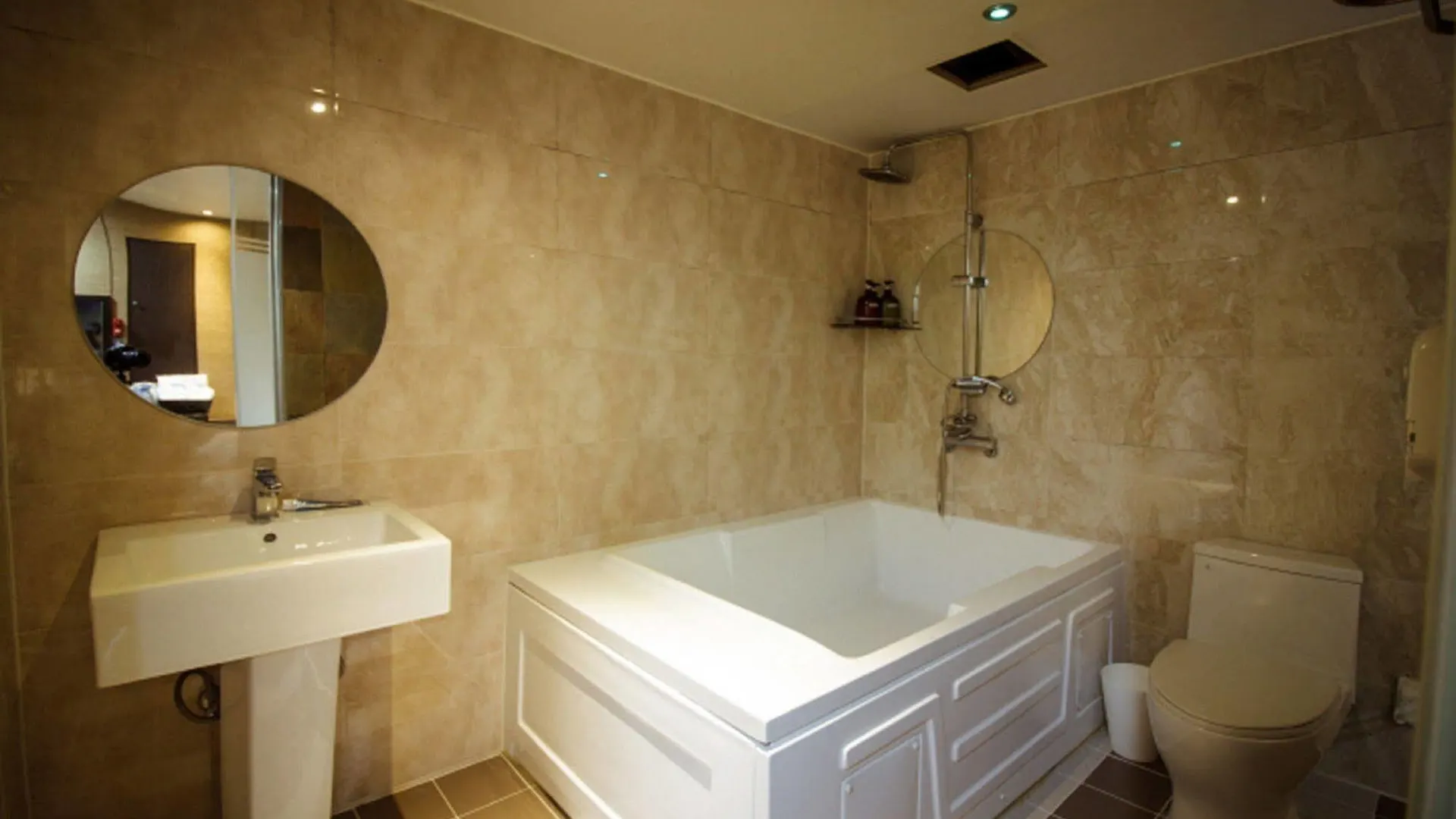 Hotel June Haeundae 釜山広域市